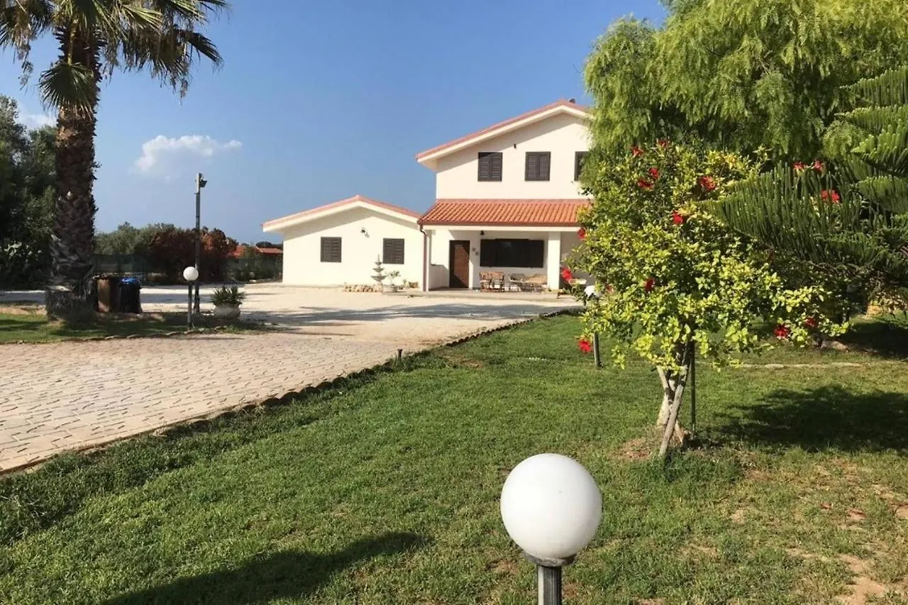 Villa Andrea San Lorenzo Noto 0*,